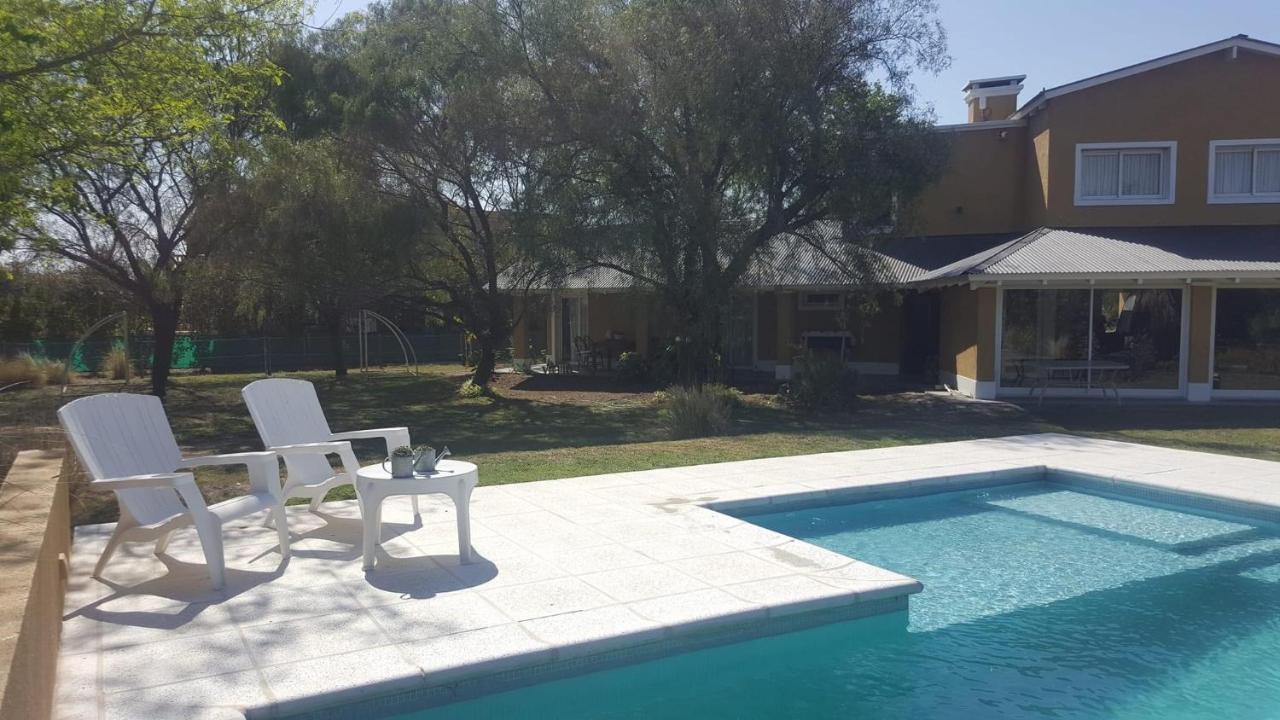 Casa 6 A Malibu 3Km Del Aeropuerto Podes Dejar Tu Auto Villa Allende Exteriör bild